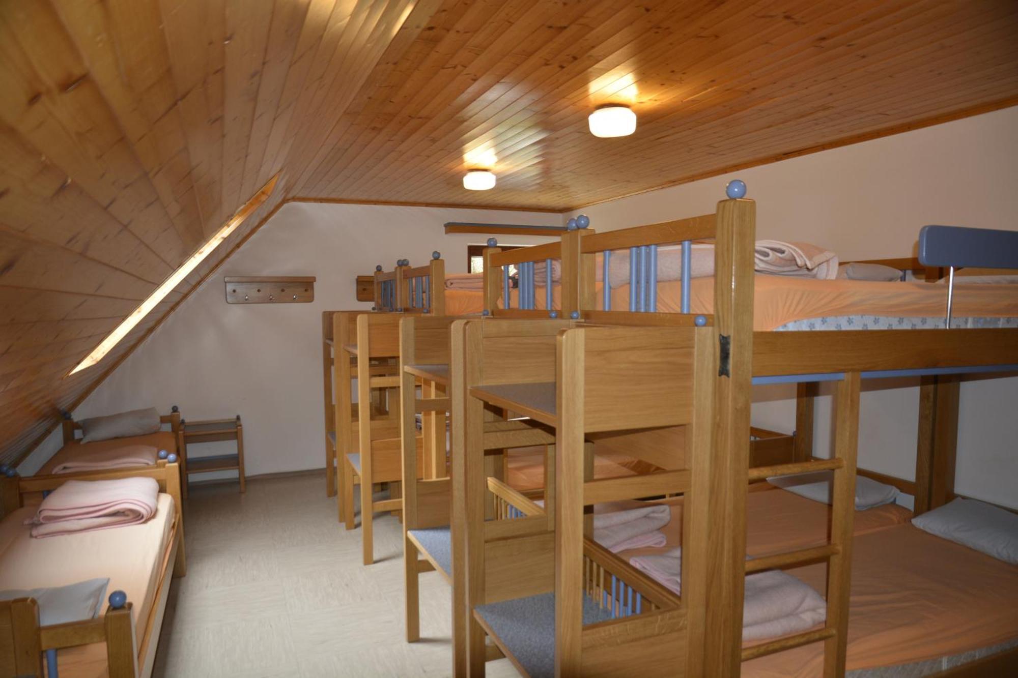 Pus Bavsica Hostel Log pod Mangartom Ngoại thất bức ảnh